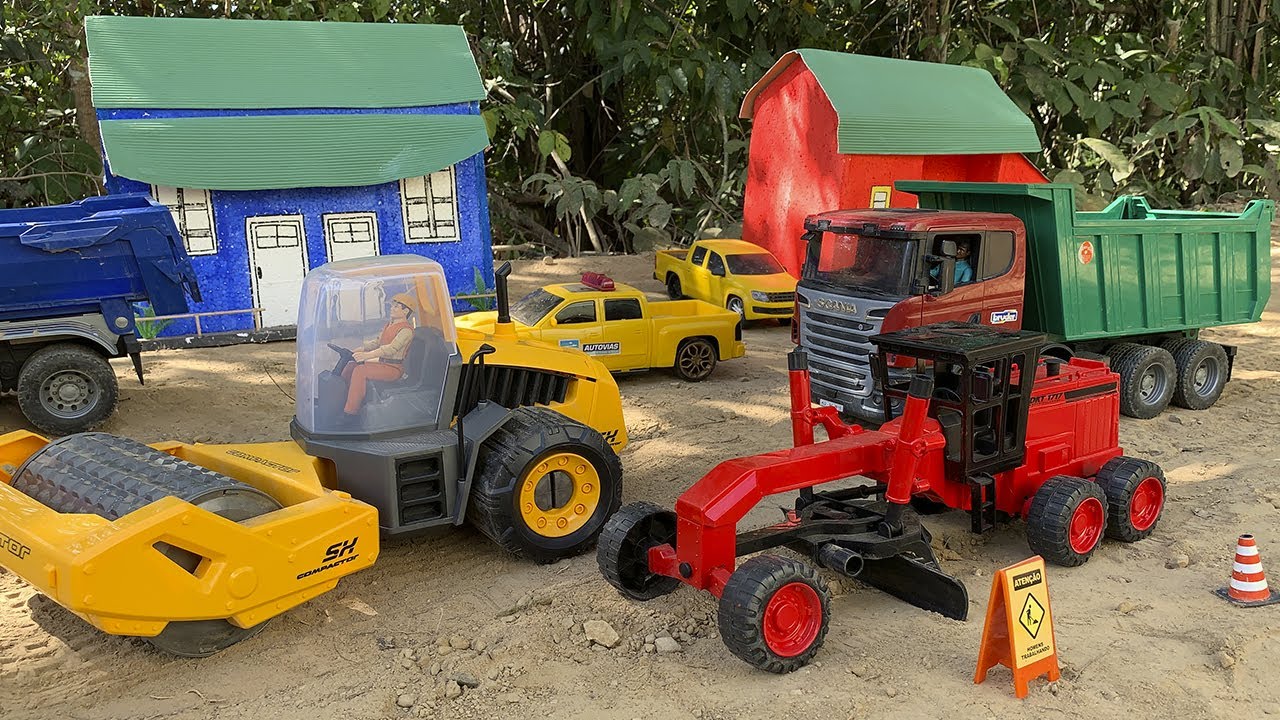 trator rolo compactador, trator motoniveladora, caminhão  bruder, tractor compactor, grader, truck,