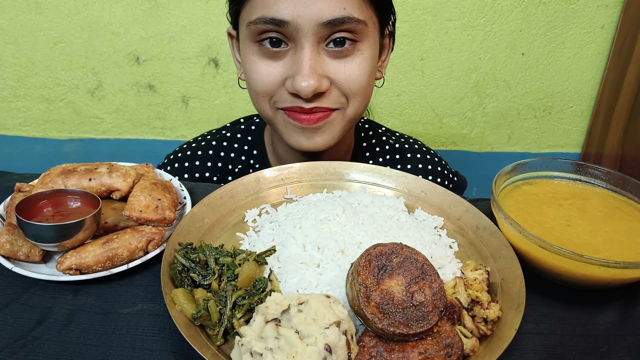 EATING SHOW, RICE, PALAK SABJI,ALU VORTA, CRISPY BEGUN BHAJI,DAL, CRISPY FULKOPI ROLL || ASMR || 