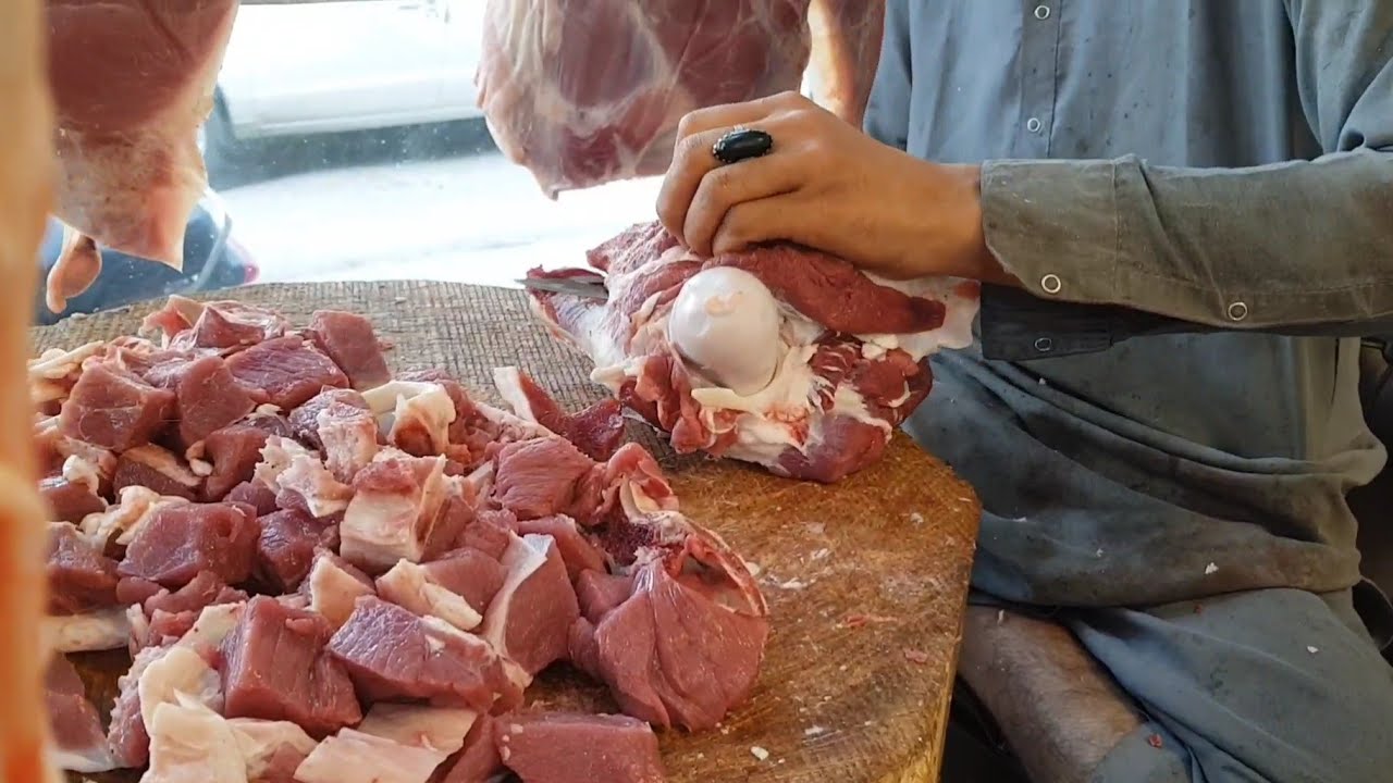 Peshawar famous Arshad beef shop | cutting skill | butcher incredible knife tricks | Pakistani beef