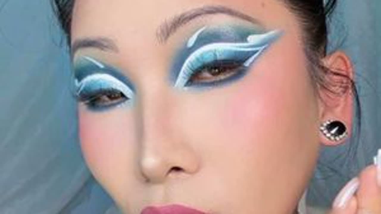 有没有新手画这个妆会手抖的？#美妆 #潮妆研究所 #这盘才是新年妆天花板 #欧美妆 #单眼皮眼妆