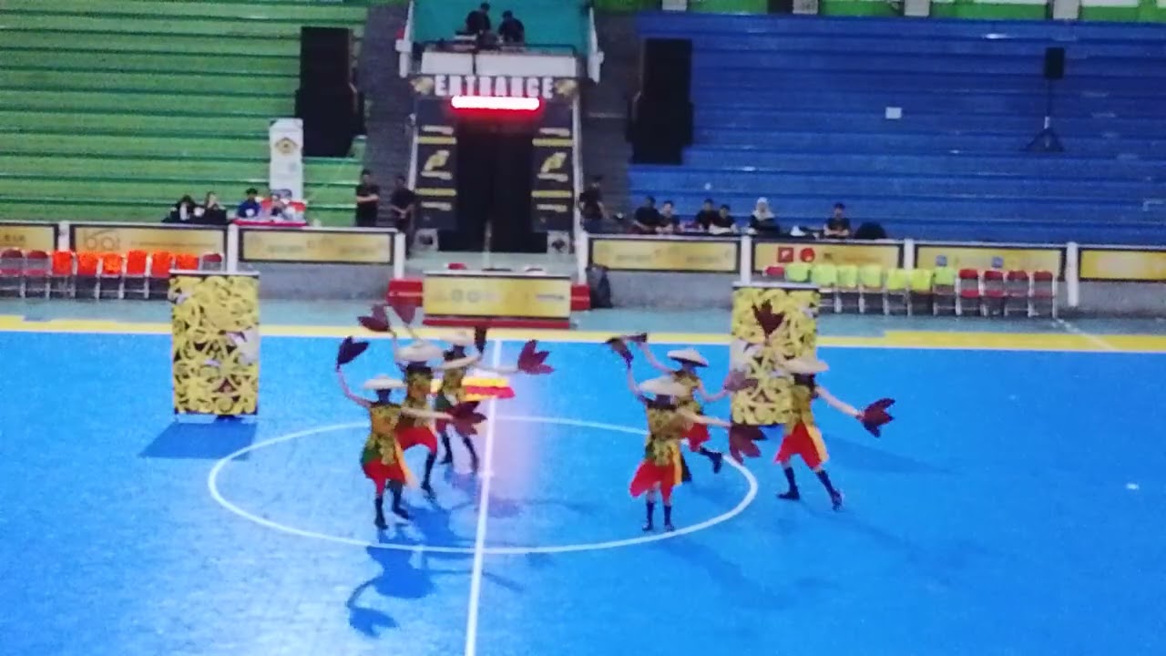 Lomba sorak etnik Nusantara di gOr Pangsuma (Panglimapro) day 1.