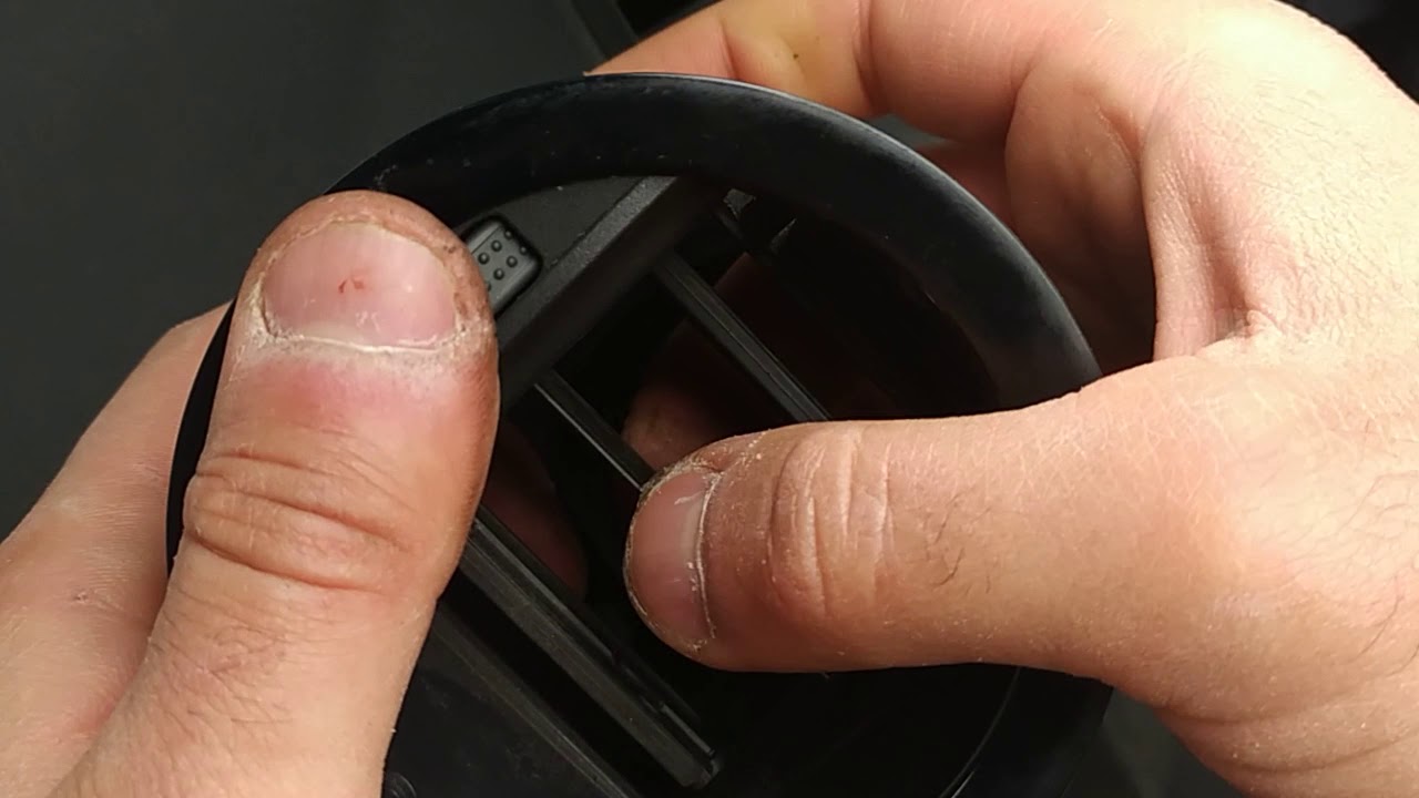 Opel Corsa D havalandırma ızgara bölümünün çıkartılması ve  oynamayan kanalların tamiri