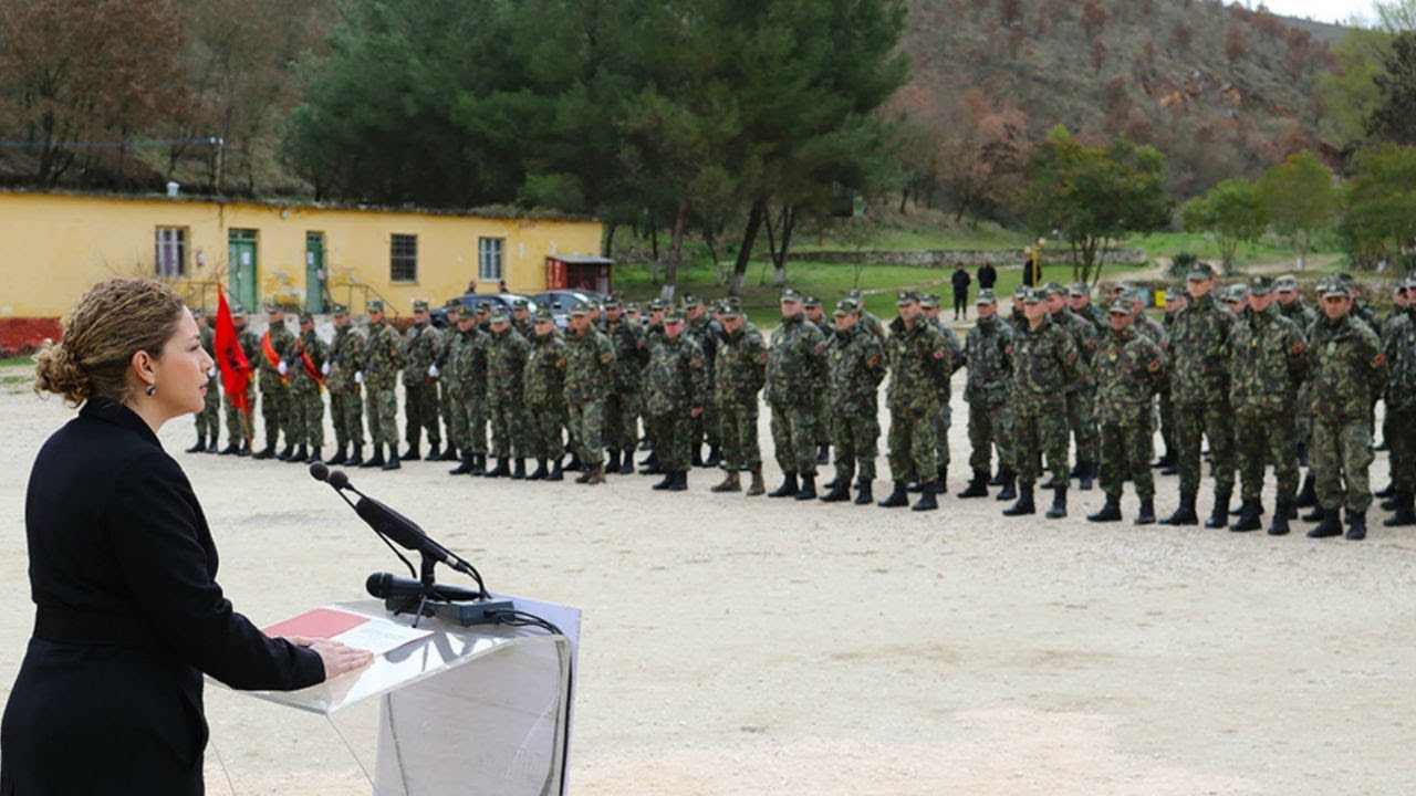Ministrja Xhaçka – ushtarakëve të Poshnjes: Vlerësim sipas meritës dhe trajtim më dinjitoz