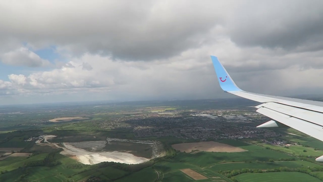 INTENSE SCARY LANDING ON BOARD GO AROUND TUI 757 AT LONDON LUTON AIRPORT!