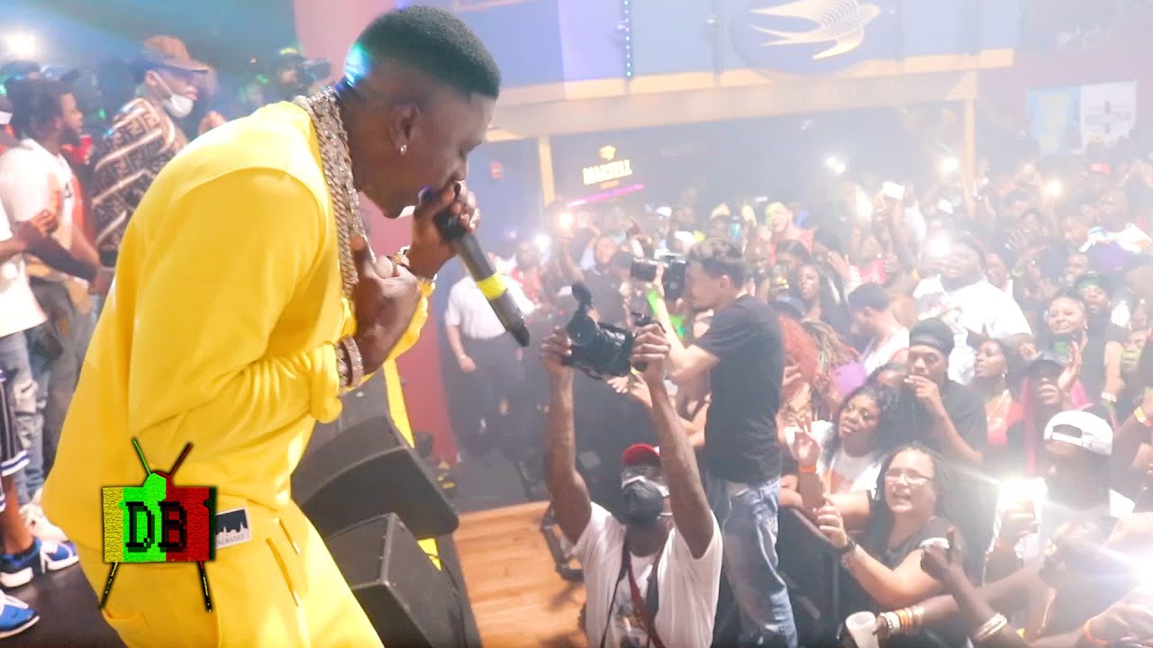 Boosie Badazz Performs 