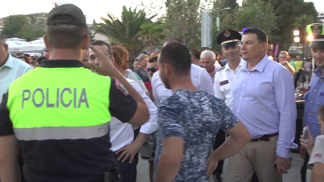 Prononcimi i ministrit të Punëve të Brendshme Saimir Tahiri gjatë panairit në Vlorë