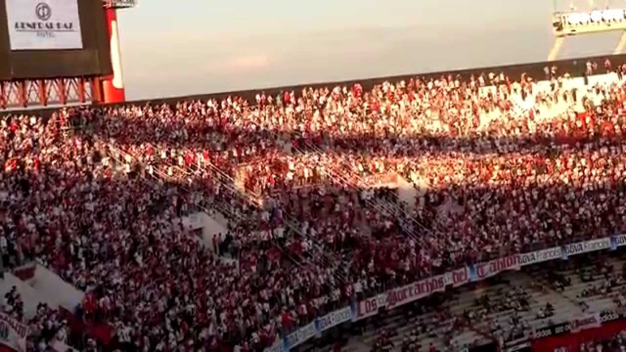 A PESAR DE LOS AÑOS + YO NO SOY COMO ESOS - River Plate vs Belgrano - Torneo Inicial 2013