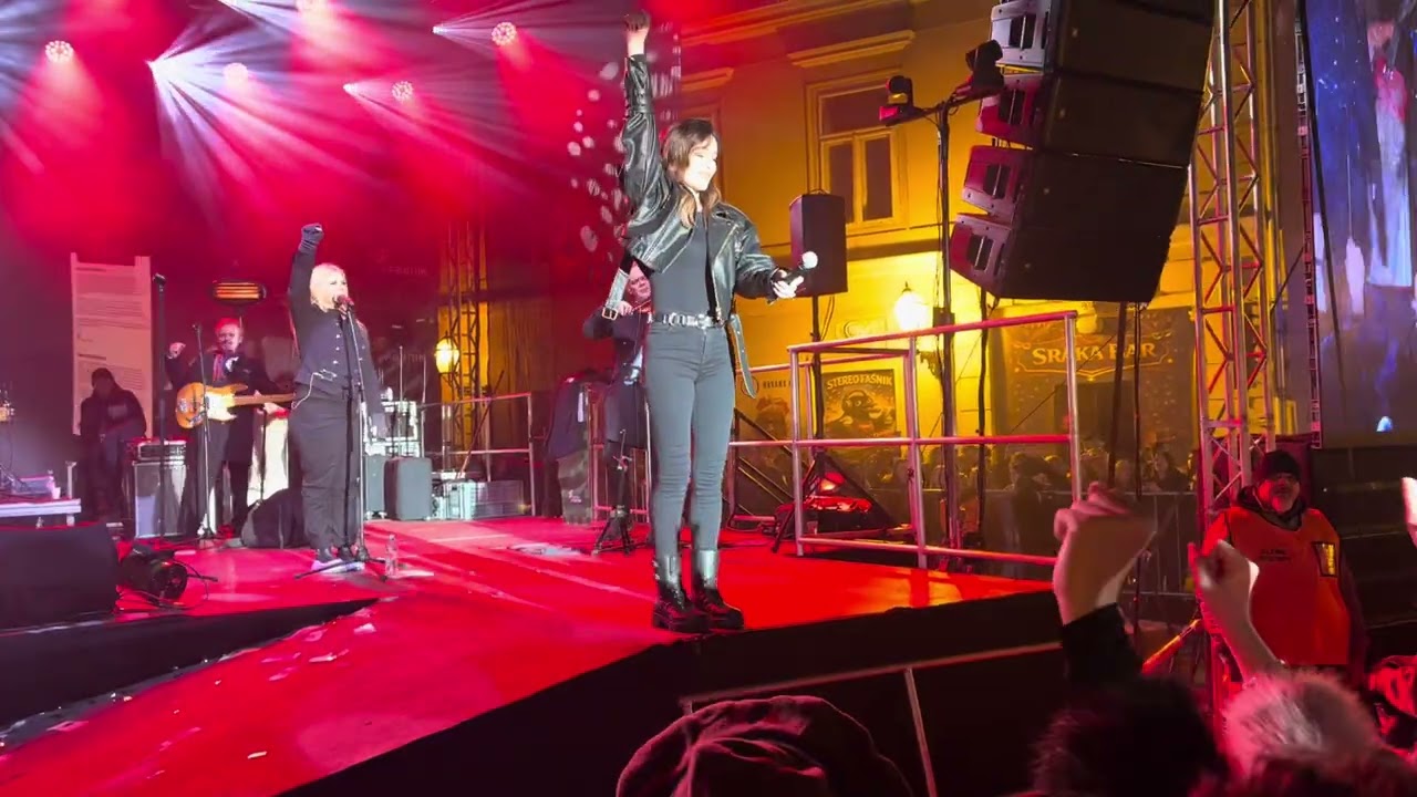 Pjesma Severine u Samoboru za njenog sina❤️😳