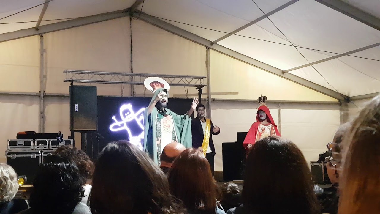 Actuación de Abubukaka en la plaza del Cristo - Tenerife