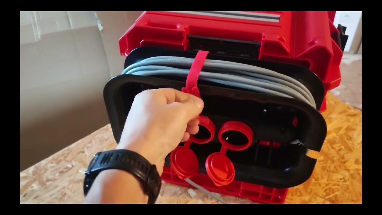 Navíječ kabelu Qbrick System Custom Cable Winder zásuvková lišta