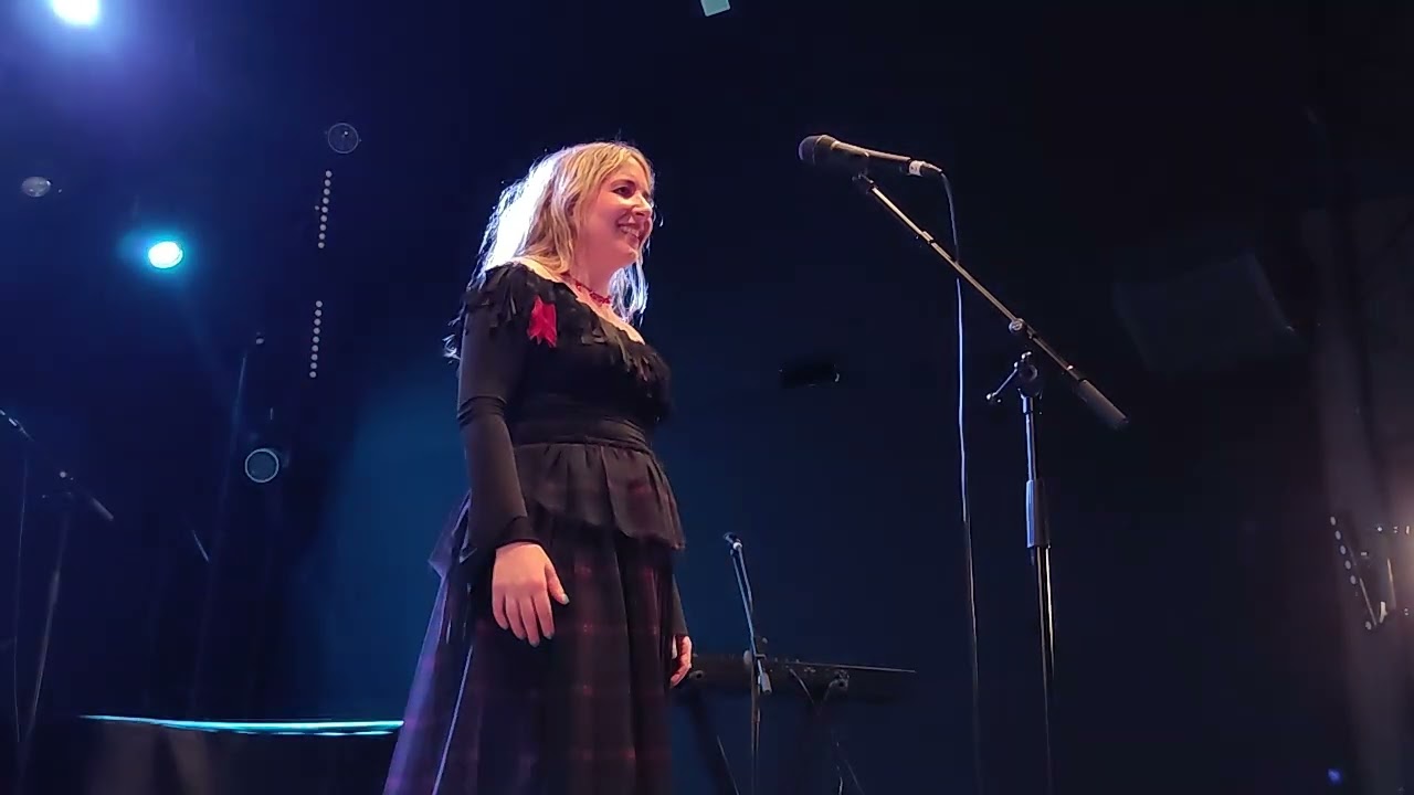 AUSTRA - LOSE IT. Live in Madrid (28-2-26). Sala Villanos. 