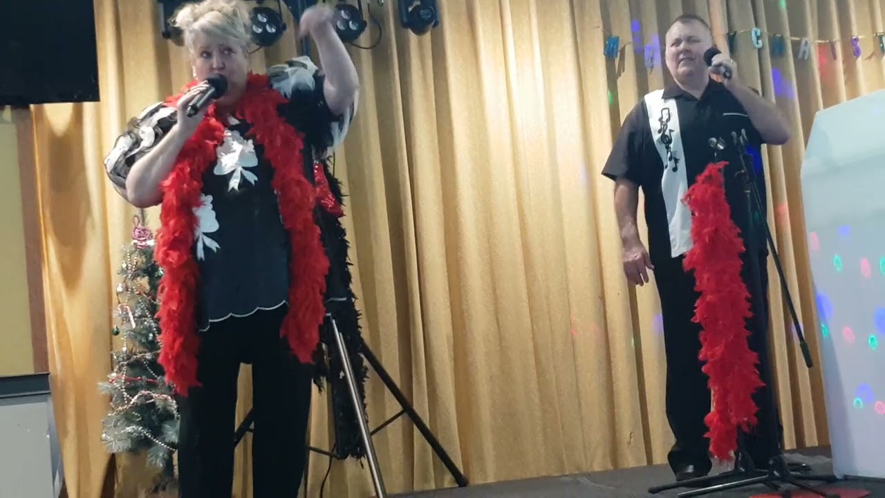 Marsh and Lee in Labor Club extravaganza