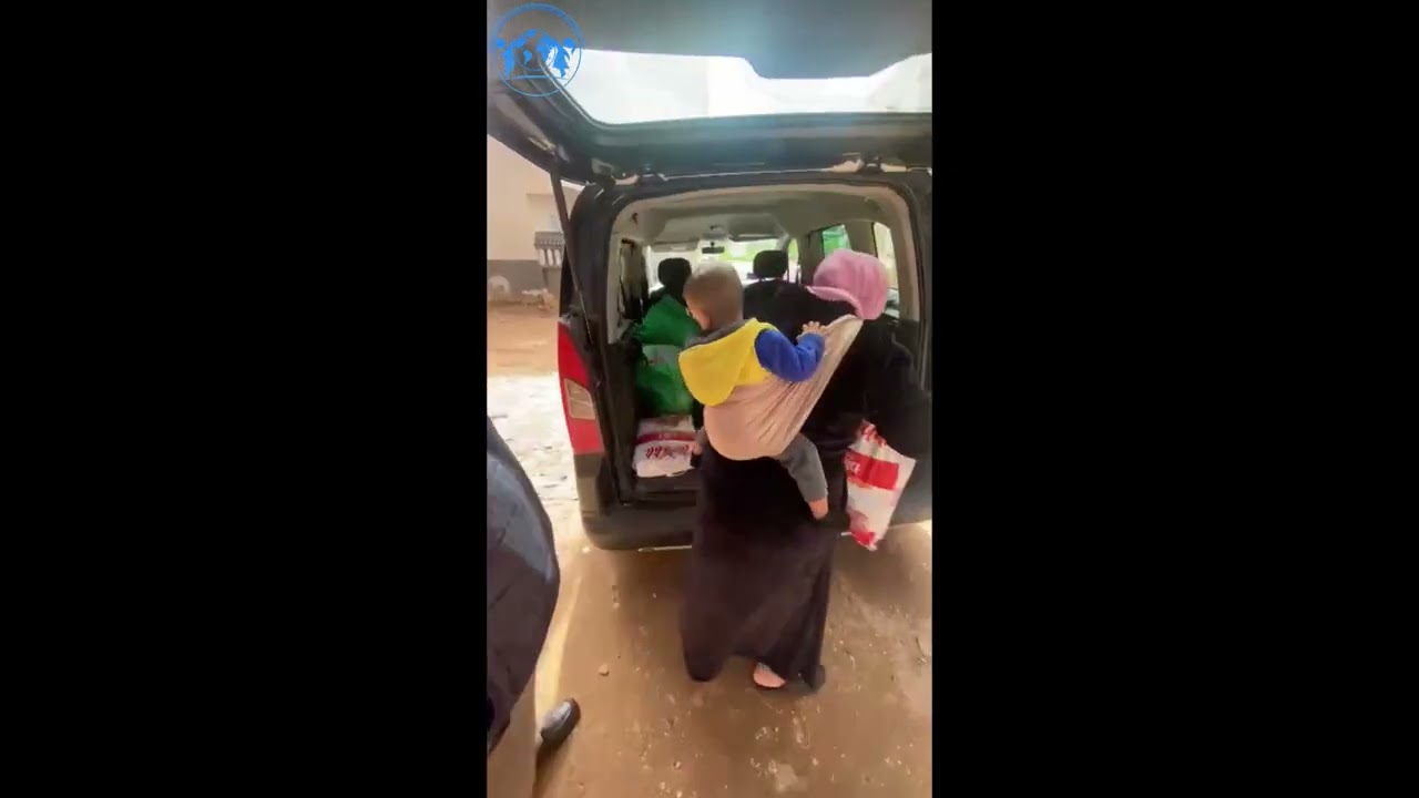 Distribution de colis alimentaires aux mamans seules