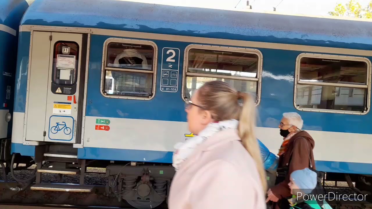 2021.10.31. Vonatok és Rábai Balázs féle utastájékoztatás Kőbánya-Kispest állomáson