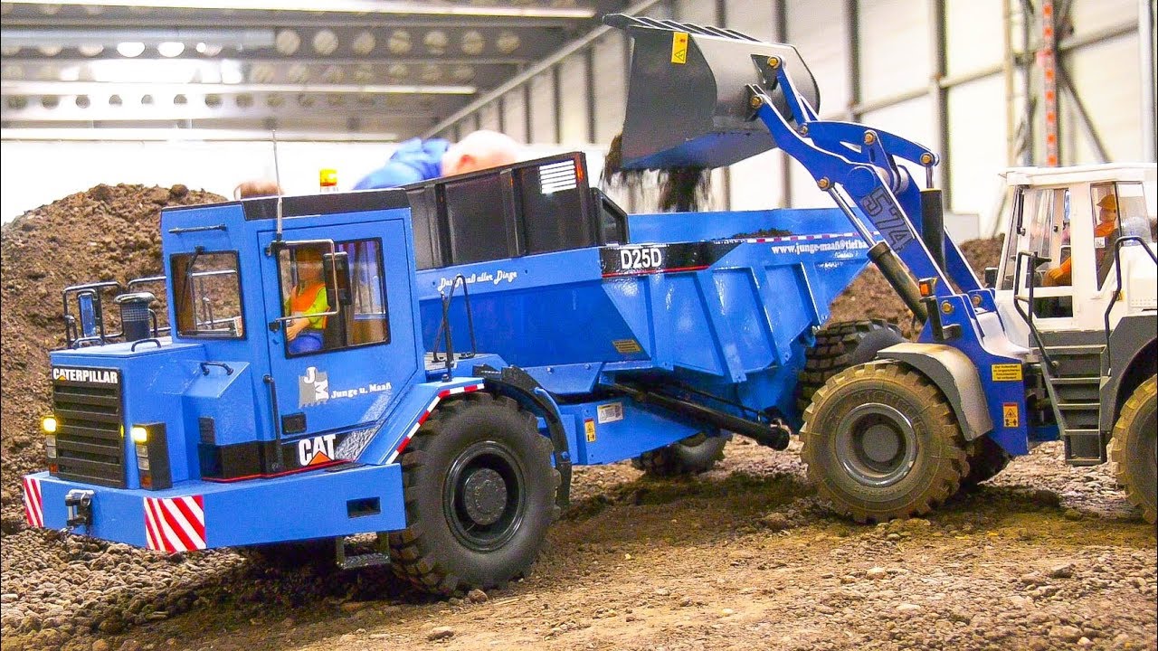 MEGA RC HYDRAULIC MODEL MACHINES AT WORK!! RC DUMP TRUCK CAT, RC WHEEL LOADER