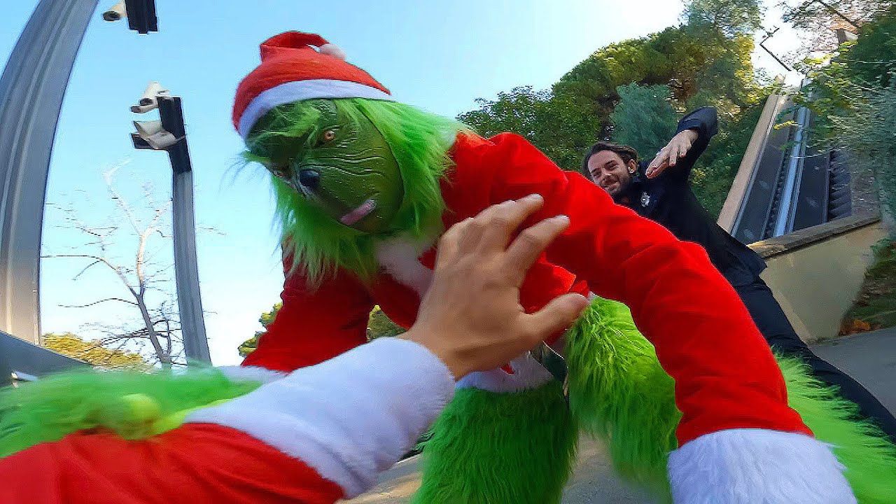 SALTA CLAUS SE ENCUENTRA CON EL GRINCH | PARKOUR POV