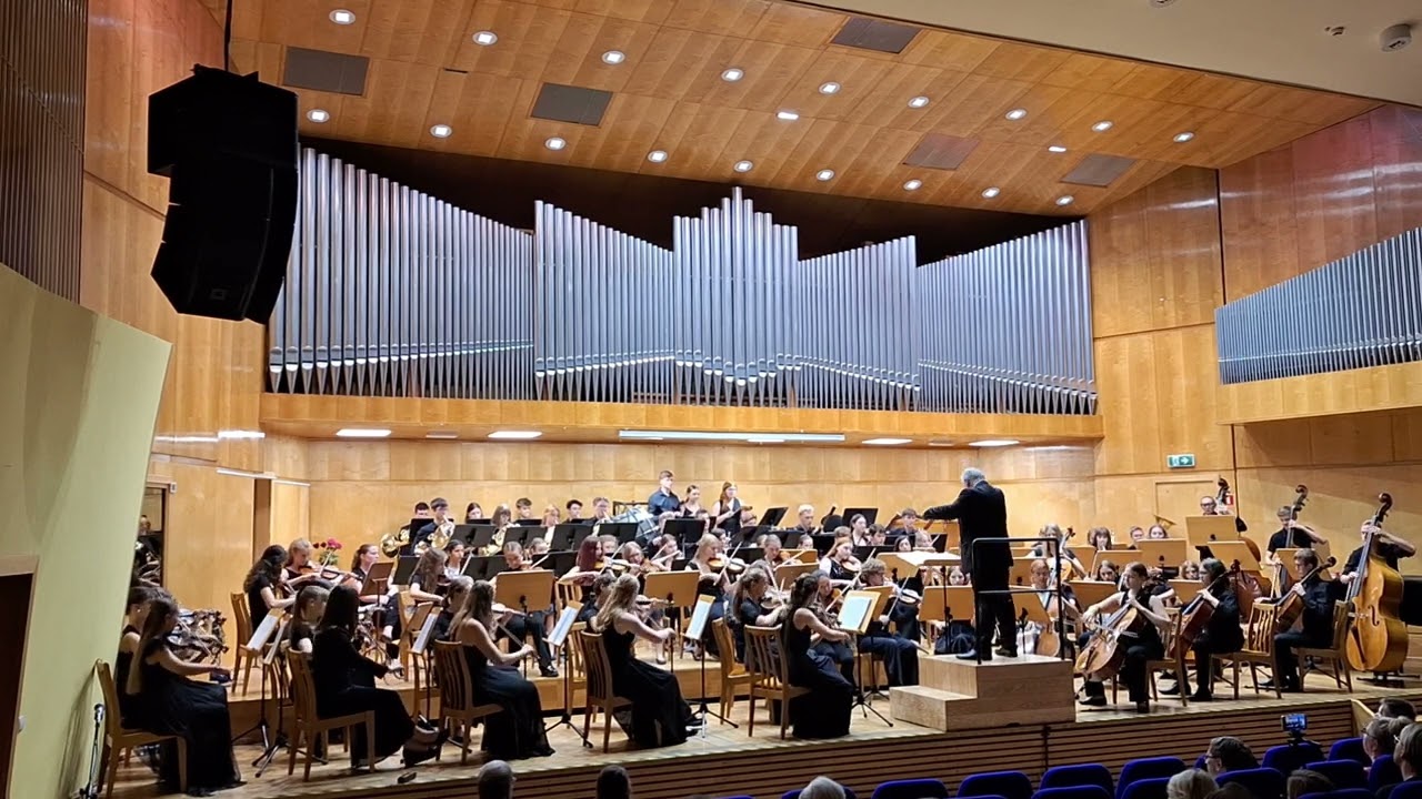 Leroy Anderson "Serenata"