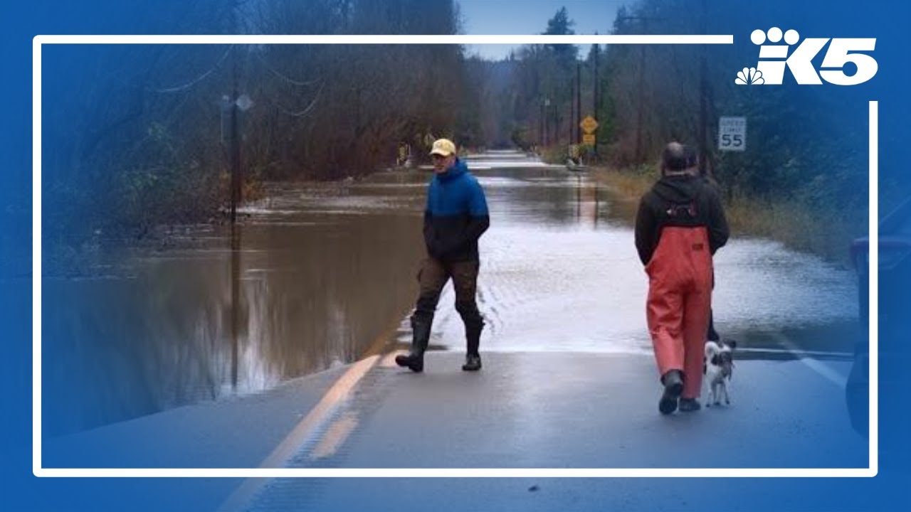 Snoqualmie River floods valley, cuts off Carnation and Duvall