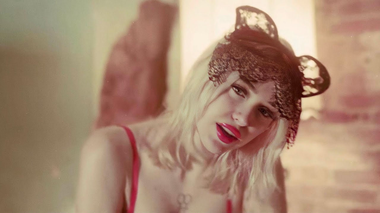 versions ♡ xoxomyah ♡ | official lyric video
