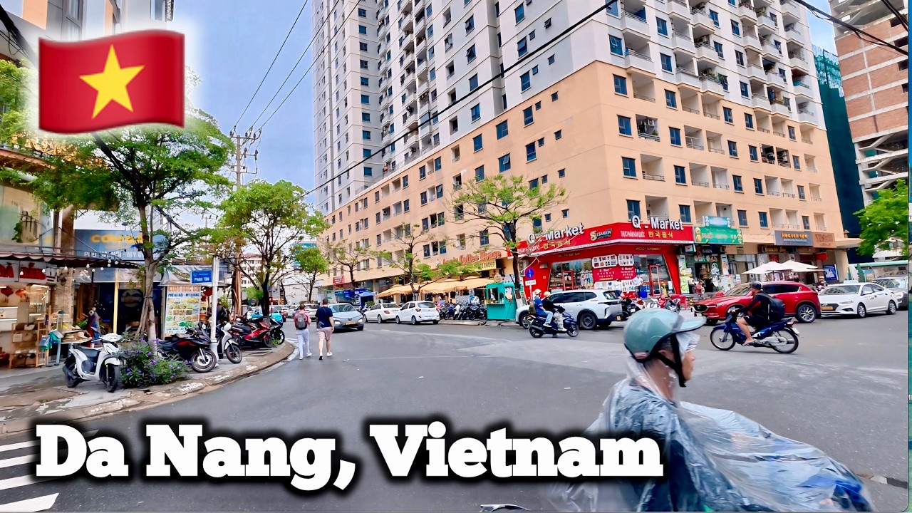 Bad Weather in Da Nang… But Life Goes On