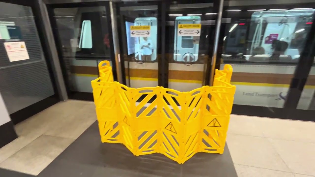 (Faulty PSD in the TEL) Singapore MRT train ride from Great World to Rochor