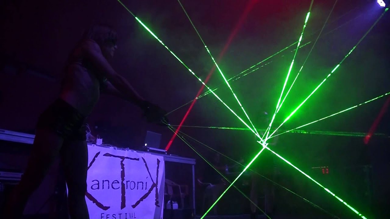 KanetroniK 2014 - Laser Show Led Girl FX HardStyle - LaserShow.es