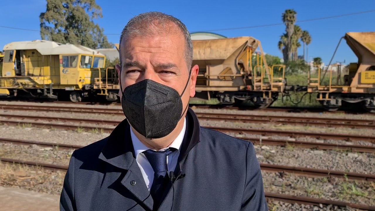 Il primo treno merci della storia arriva al porto industriale di Oristano