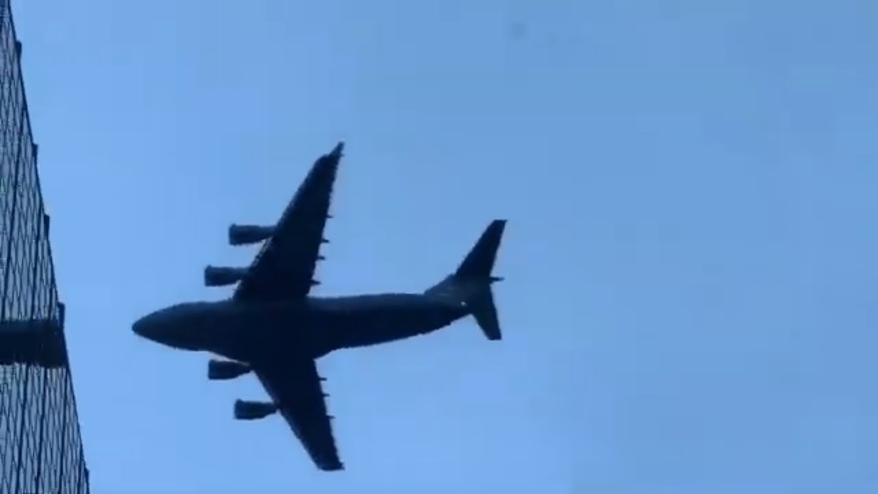 A low-flying plane over Nashville, Shocking different angles!! Pt.1