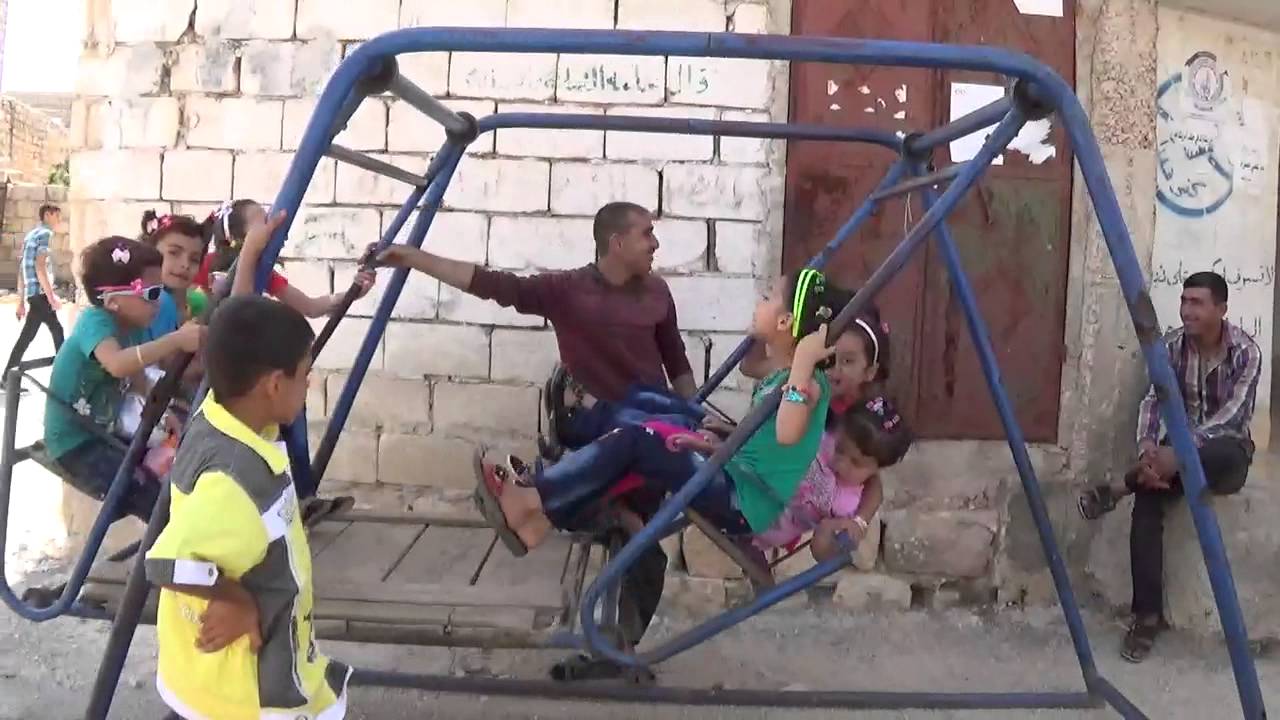 ريف إدلب الشمالي قرية كفردريان أجواء وفرحة الأطفال في أول أيام عيد الفطر 17-7-2015