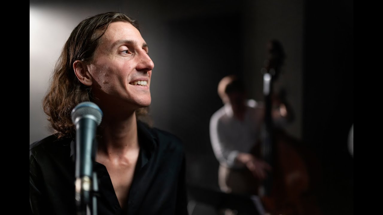 VOICINGERS ON TOUR: BELGIUM - Manu Domergue