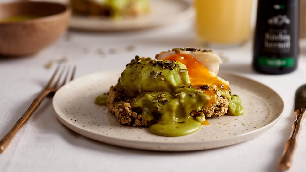 Steirisches Egg Benedict mit Kürbiskernöl-Hollandaise – Steirerkraft Rezepte Rocker 2022