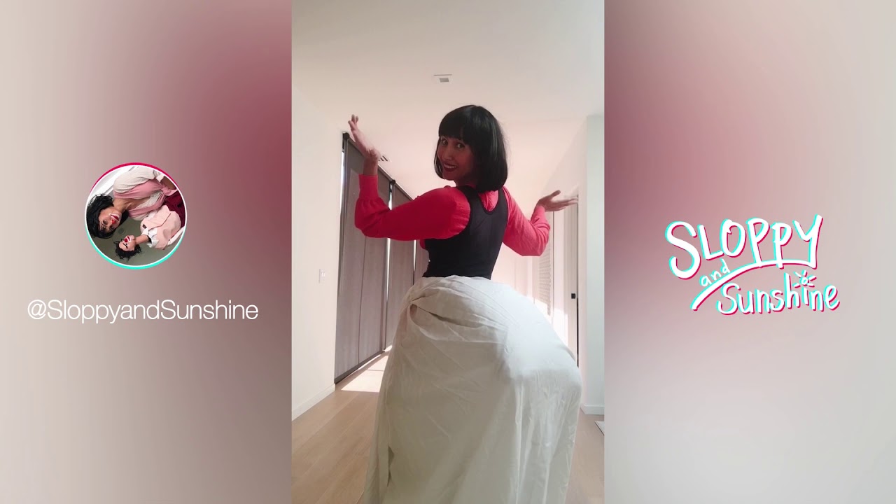 How to Wear a Bustle - Vogue Fashion