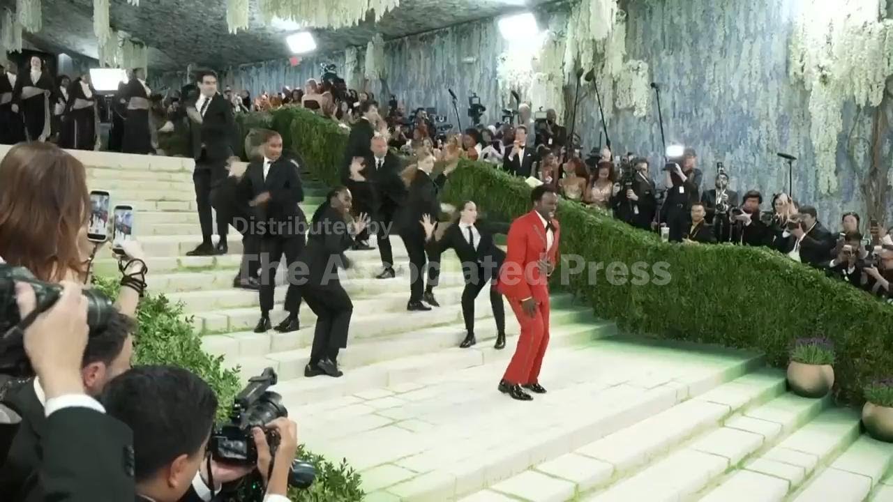 Joshua Henry opens Met Gala with Whitney Houston's 'I Wanna Dance With Somebody'