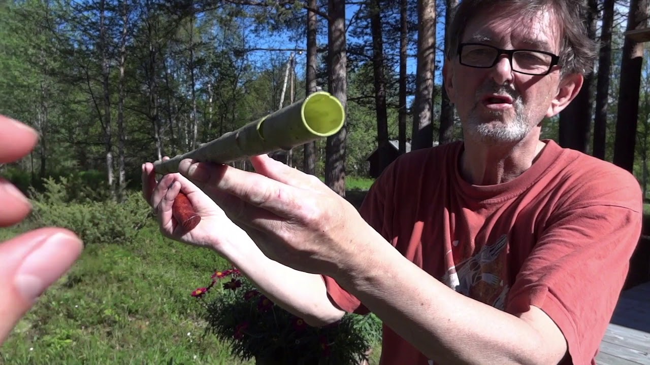 To make a willow pipe/Å lage ei seljefløyte (Hans Fredrik Jacobsen)