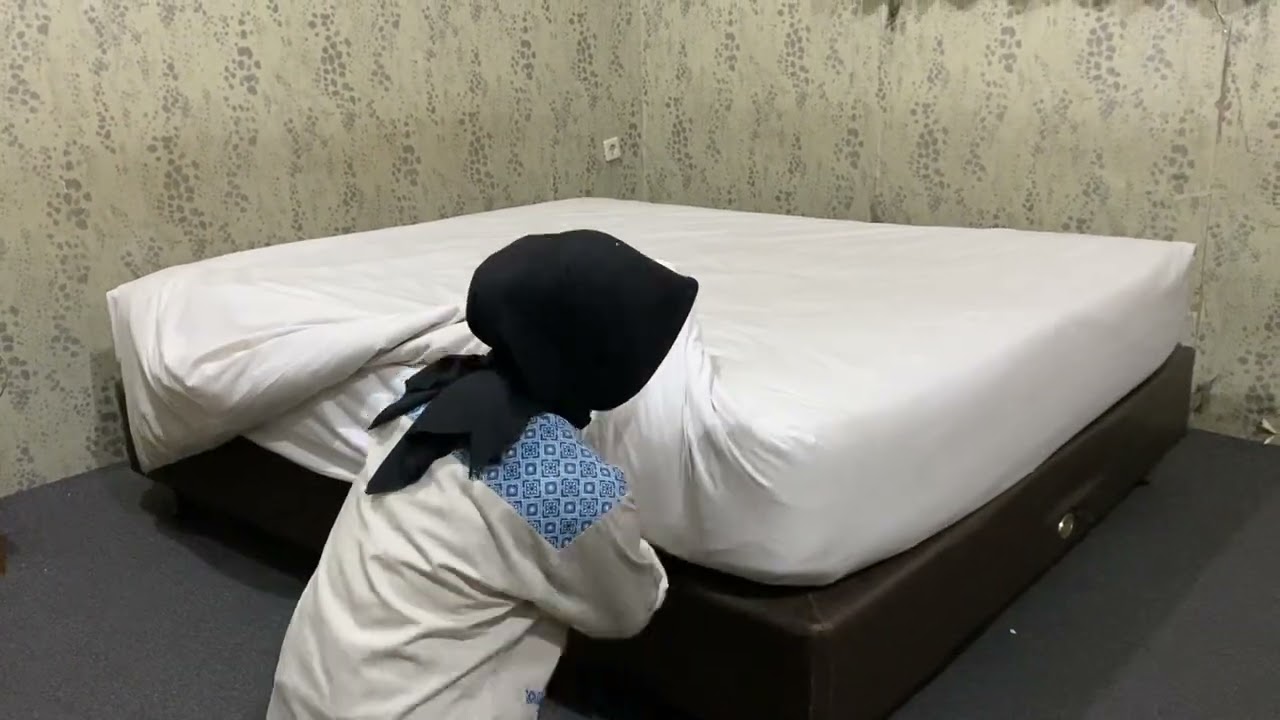 HOW TO MAKE UP ROOM - KANIA MEGA SEPTIA