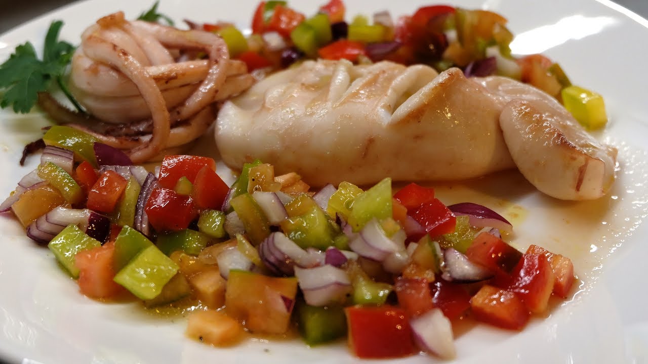 Кальмары с сальсой Пико де Гайо/Squid with Pico de Gallo Salsa