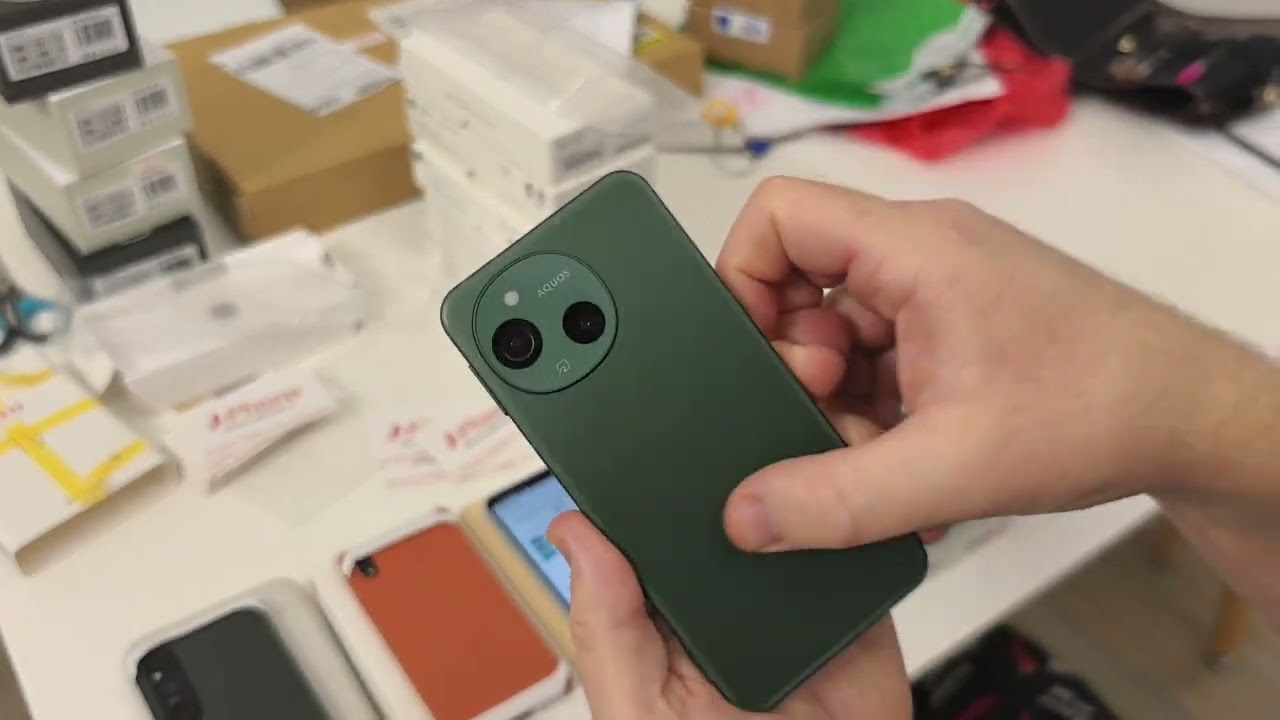 Я- ПЕРВООТКРЫВАТЕЛЬ: РАСПАКОВКА SHARP AQUOS SENSE9
