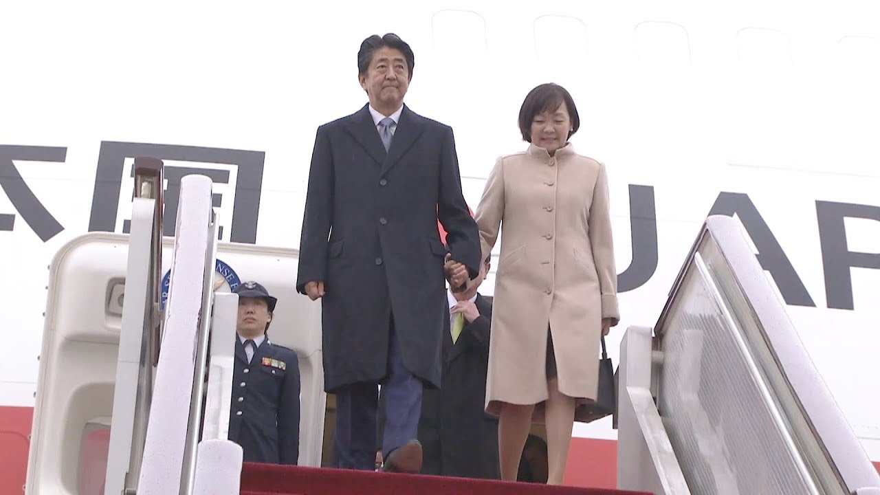 Japanese PM Abe arrives in Beijing for official visit