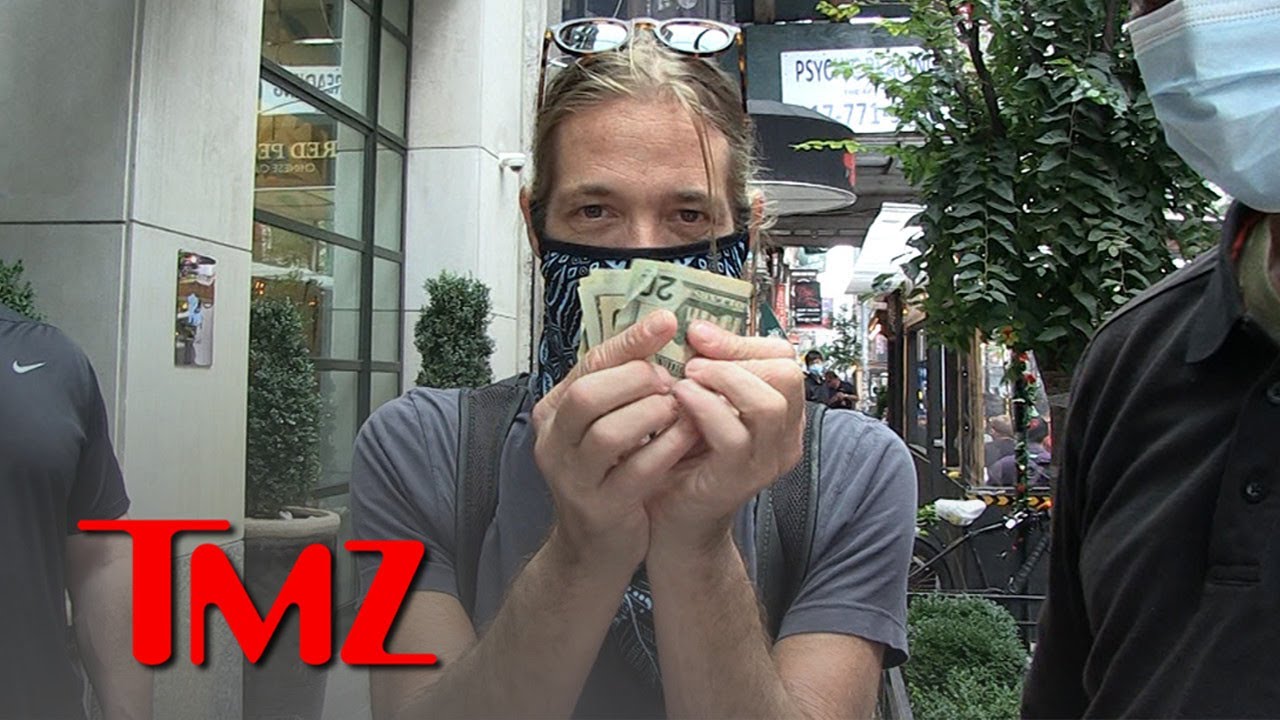 Foo Fighters' Taylor Hawkins Banking on NYC Autograph Seekers | TMZ