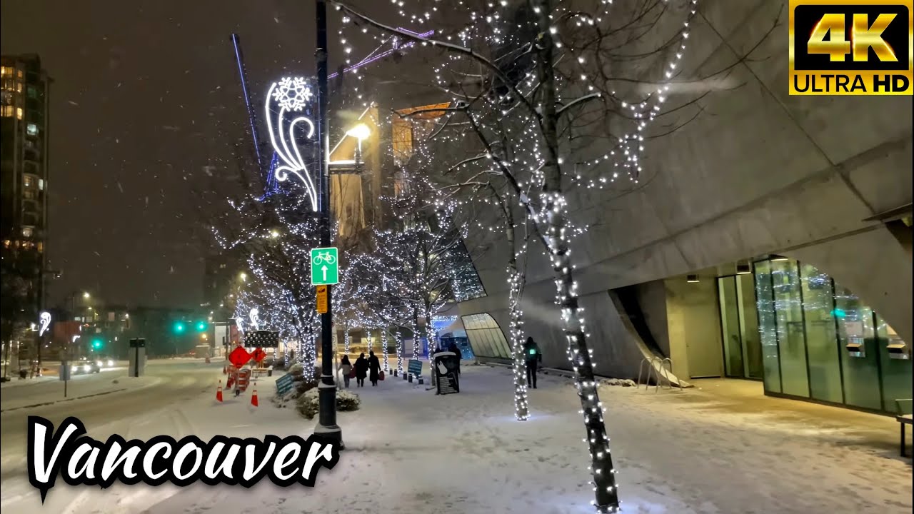 Beautiful Snowfall At Surrey Central - Christmas🎄❄️ Walk -Vancouver Canada Dec,2021 [4K UHD 60fps]