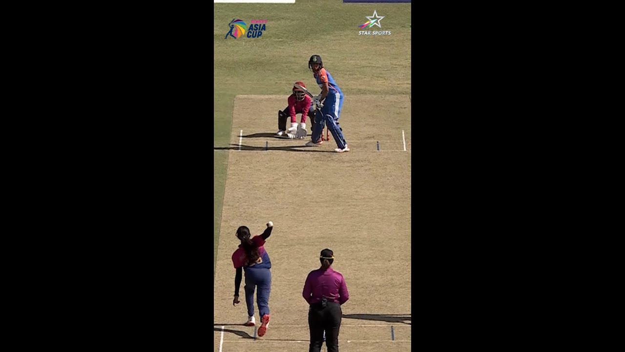 #INDvUAE: Captain Harmanpreet leads from the front with 50 | #WomensAsiaCupOnStar