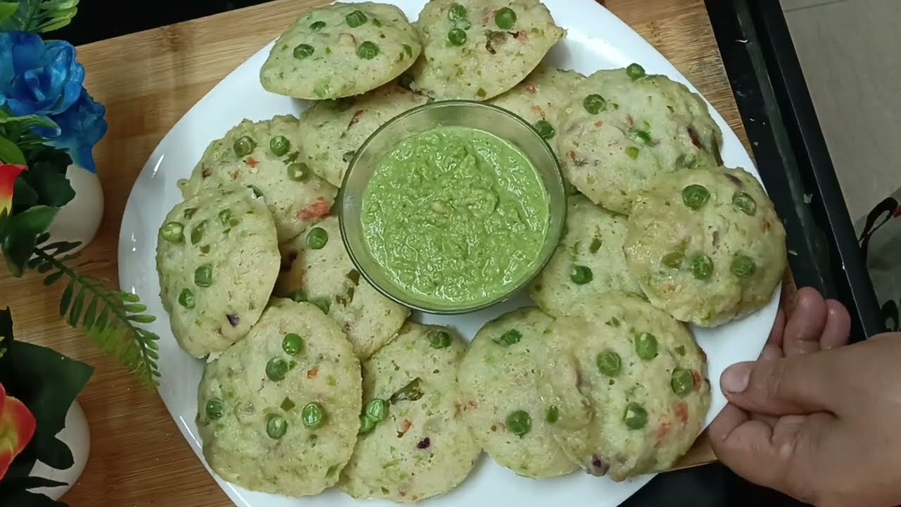 ताजे हरे मटर की सॉफ्ट फूली नरम इडली के साथ मटर की चटनी fresh matar idli with matar chutney recipe