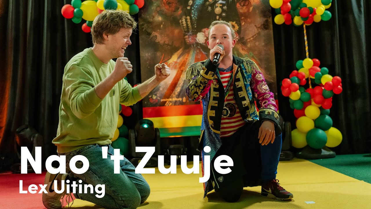 Mick Leijendeckers straalt naast Lex Uiting tijdens optreden 