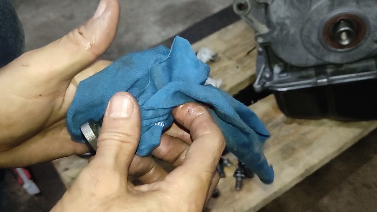 14° parte montagem do motor Toyota fielder , tampa da lateral corrente de comando ,use cola boa