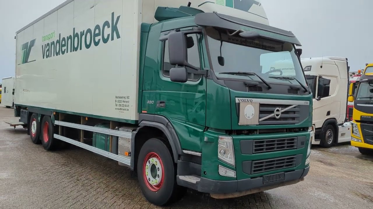 V696 Volvo FM330 6x2 Daycab Euro5 - Gesloten bak 9M - Dhollandia laadklep 2000KG
