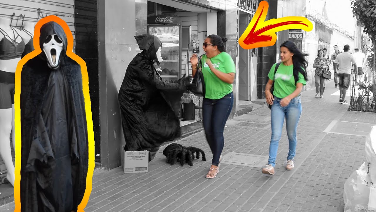 PEGADINHA HALLOWEEN - ASSUSTANDO PESSOAS - Halloween Prank