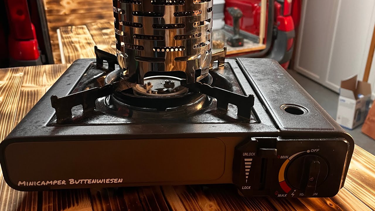 Minicamper Buttenwiesen zeigt: Ofen für den Gaskocher