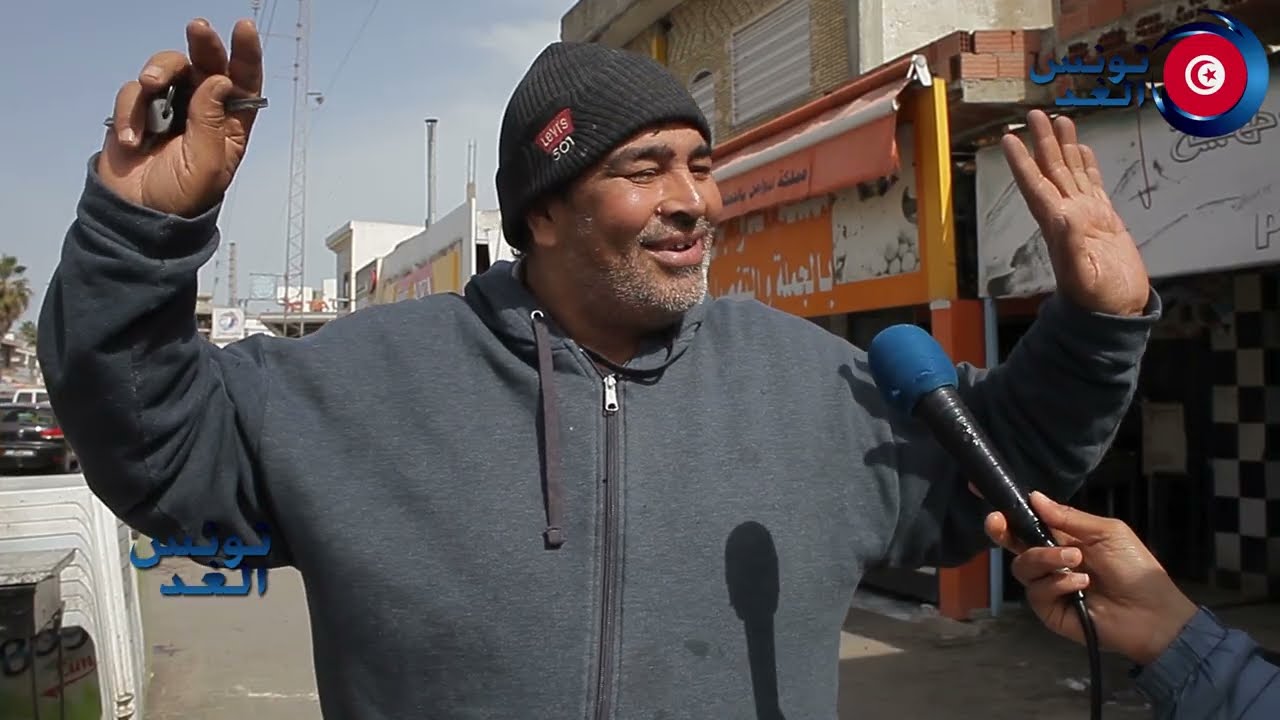 عمري ما نكدر حياتي ونخمم عالمعيشة نعيش على قدي باللي عندي في جيبي ومانتشكاش