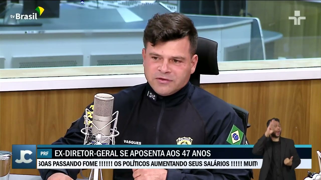 Bolsonaro assina indulto de Natal que beneficia policiais e militares