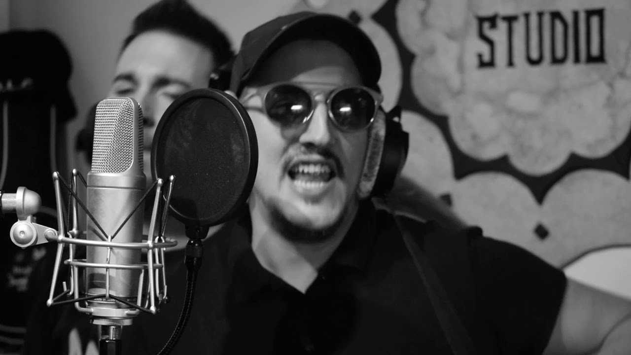 FMP CREW - NADA ME PARECE SUFICIENTE  